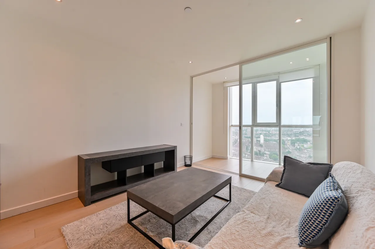 Apartment 2601, Sky Gardens, 155 Wandsworth Road, London, photo 5