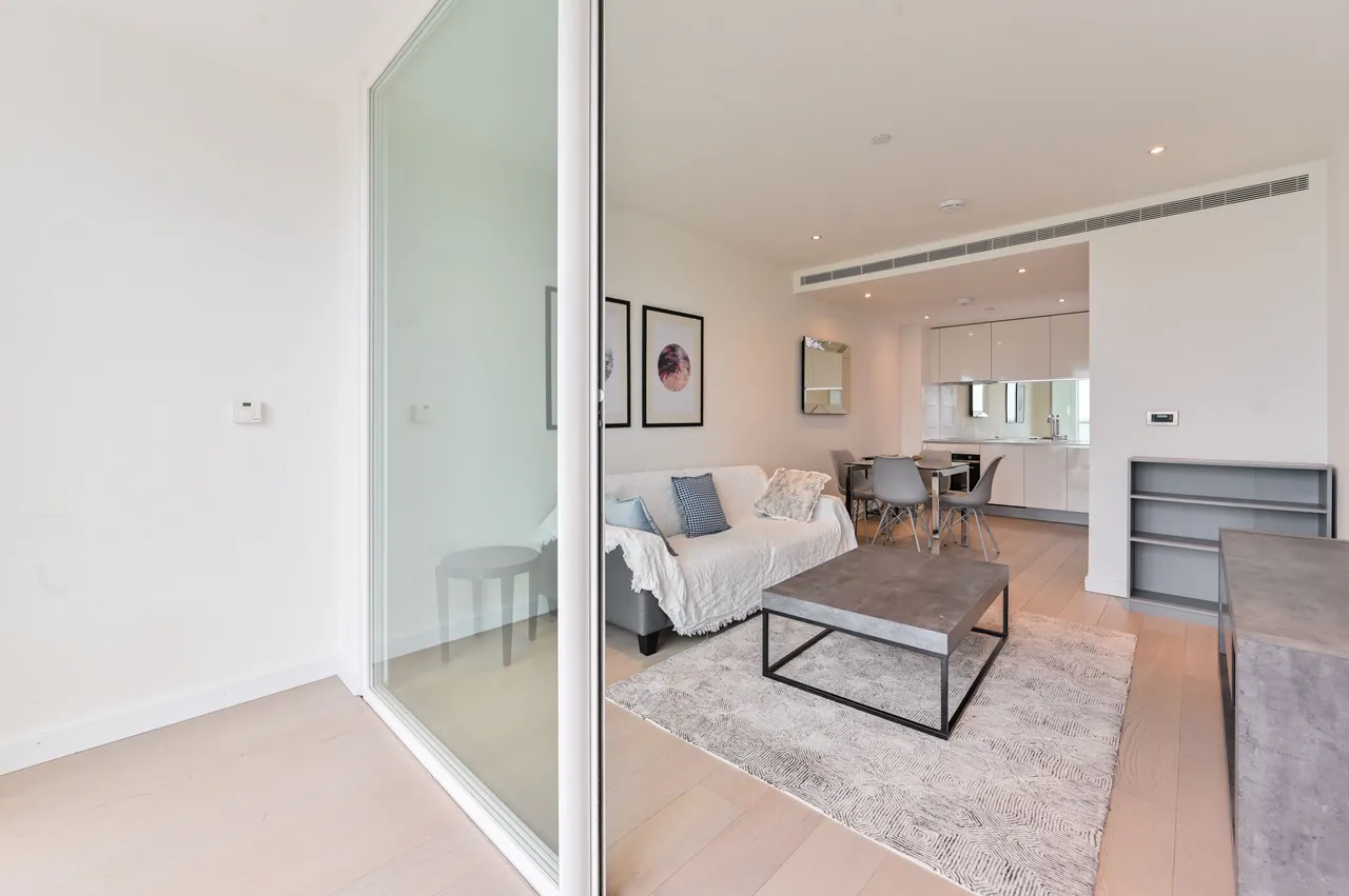 Apartment 2601, Sky Gardens, 155 Wandsworth Road, London, photo 10