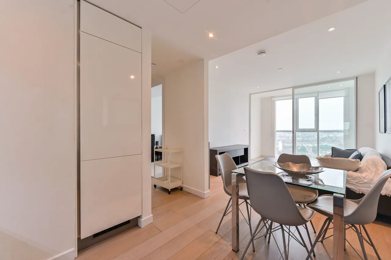 Apartment 2601, Sky Gardens, 155 Wandsworth Road, London, photo 7
