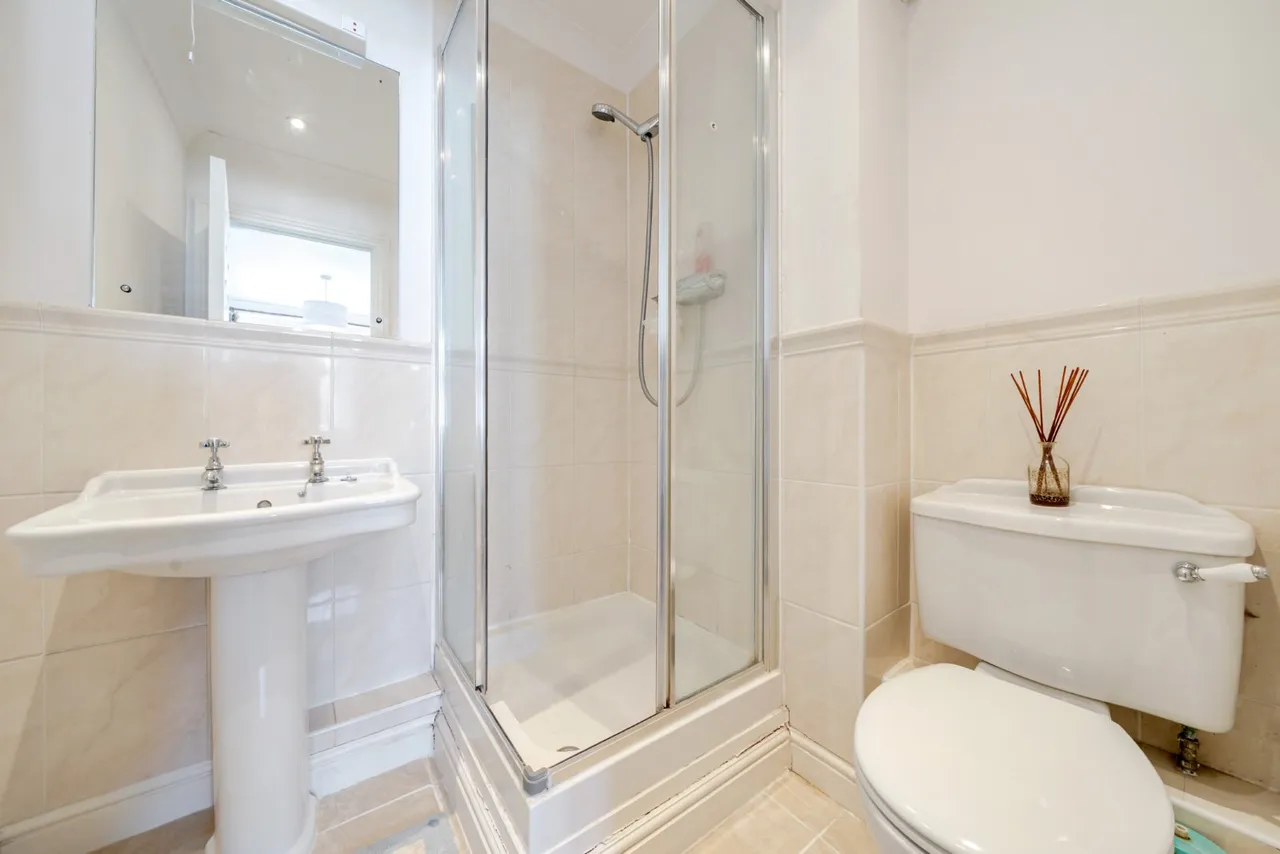 Kingston Road, Raynes Park, London, SW20, photo 10