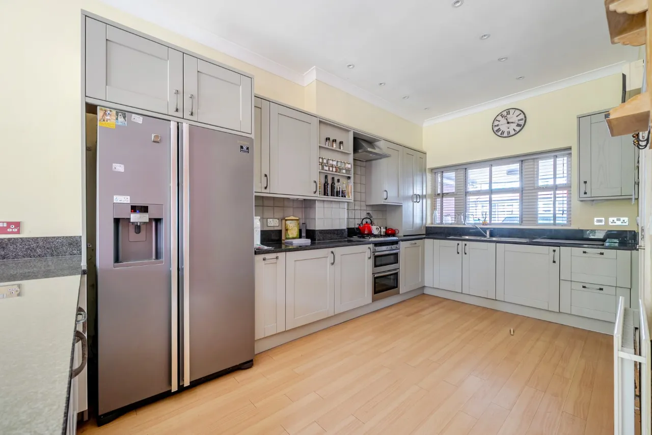 Kingston Road, Raynes Park, London, SW20, photo 3
