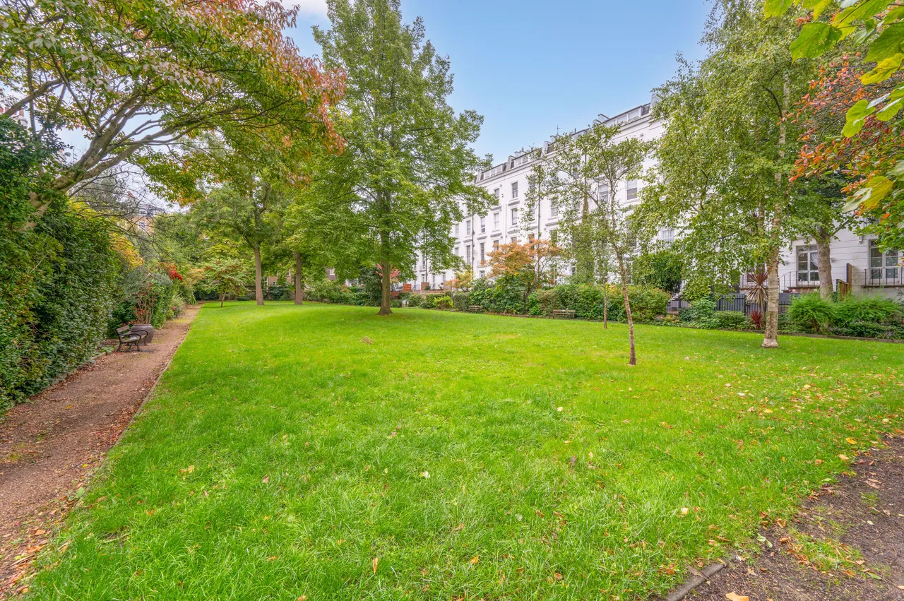 Flat 3, 37 Bristol Gardens, London, photo 5