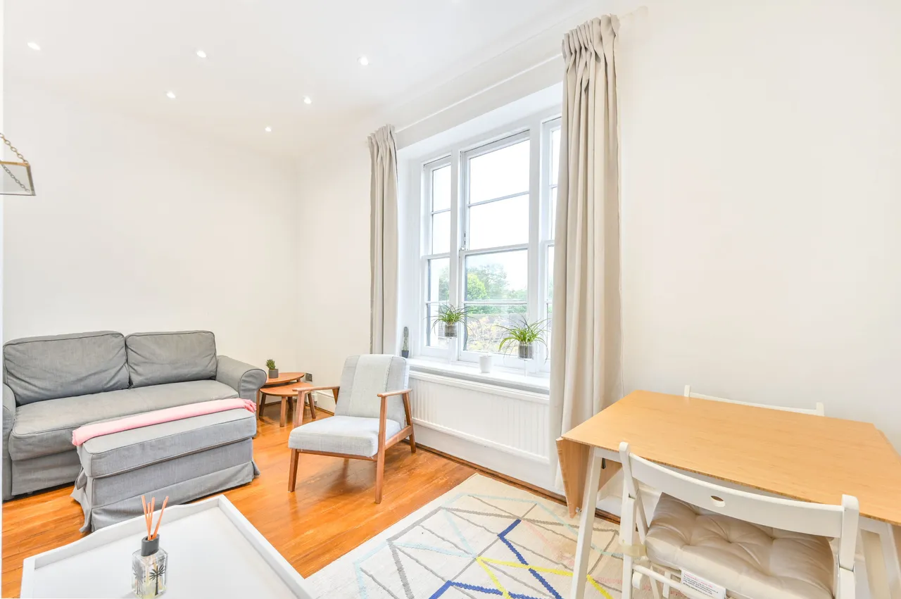 Flat 3, 37 Bristol Gardens, London, photo 8