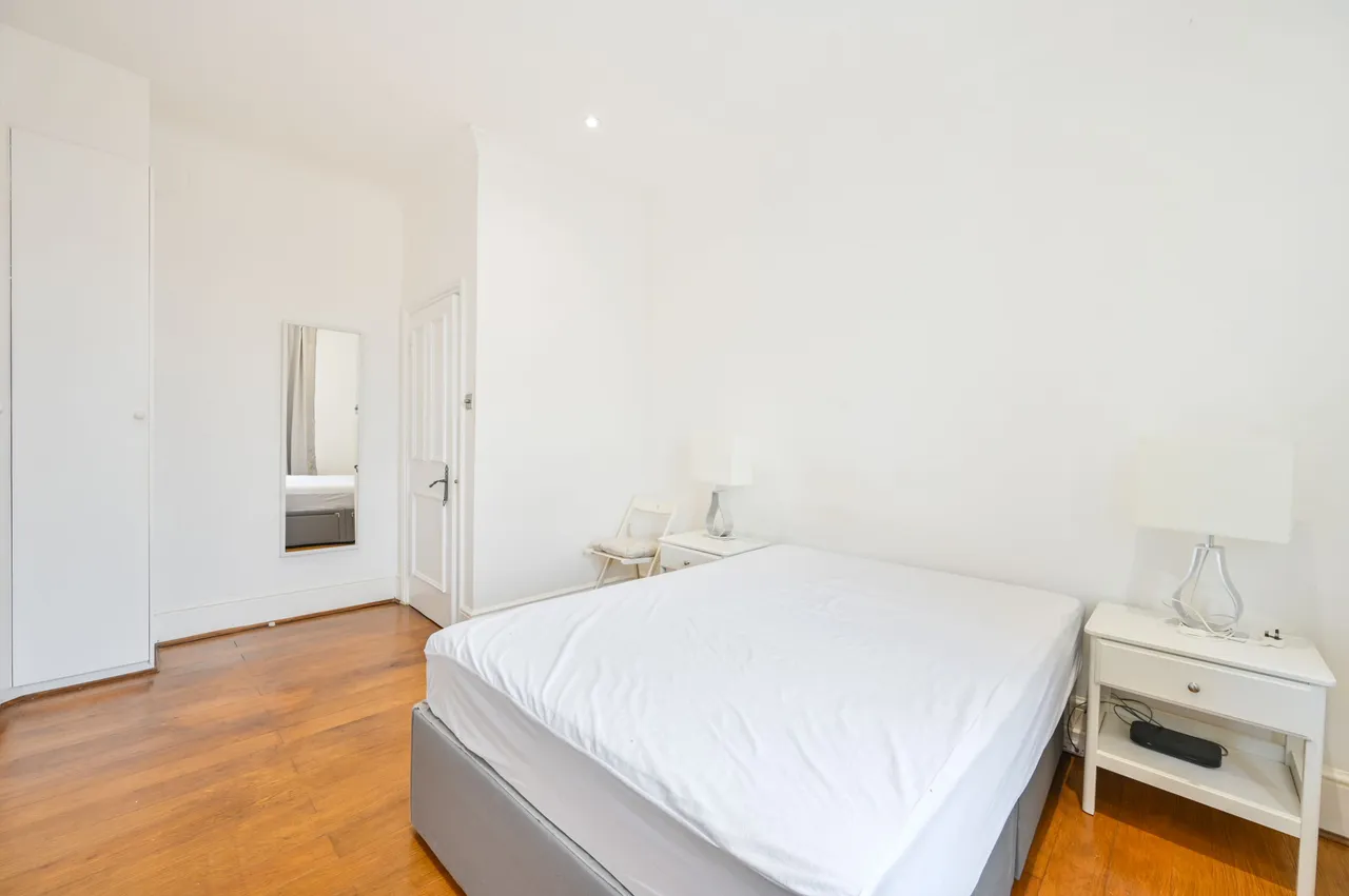 Flat 3, 37 Bristol Gardens, London, photo 10