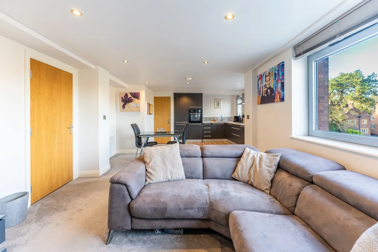 2 bed flat for sale — Maney Corner, Sutton Coldfield