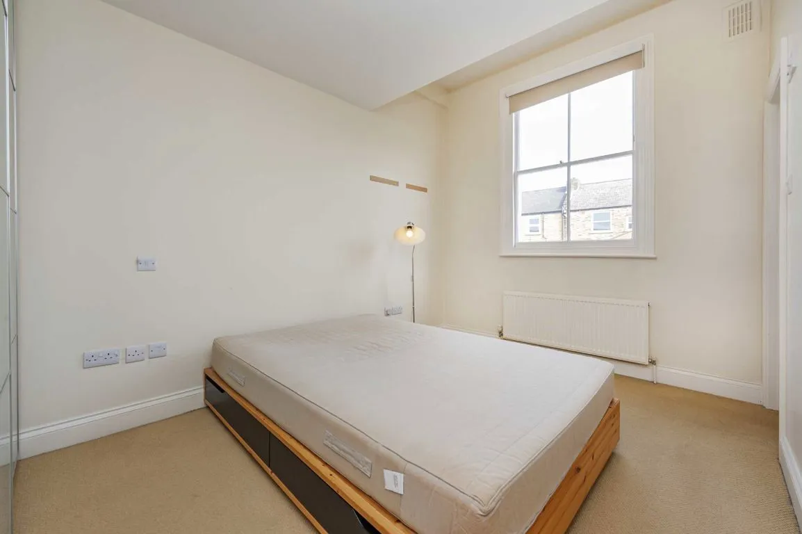 Ballater Road, SW2, photo 2