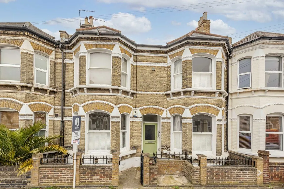 2 bed property to rent, Ballater Road, SW2