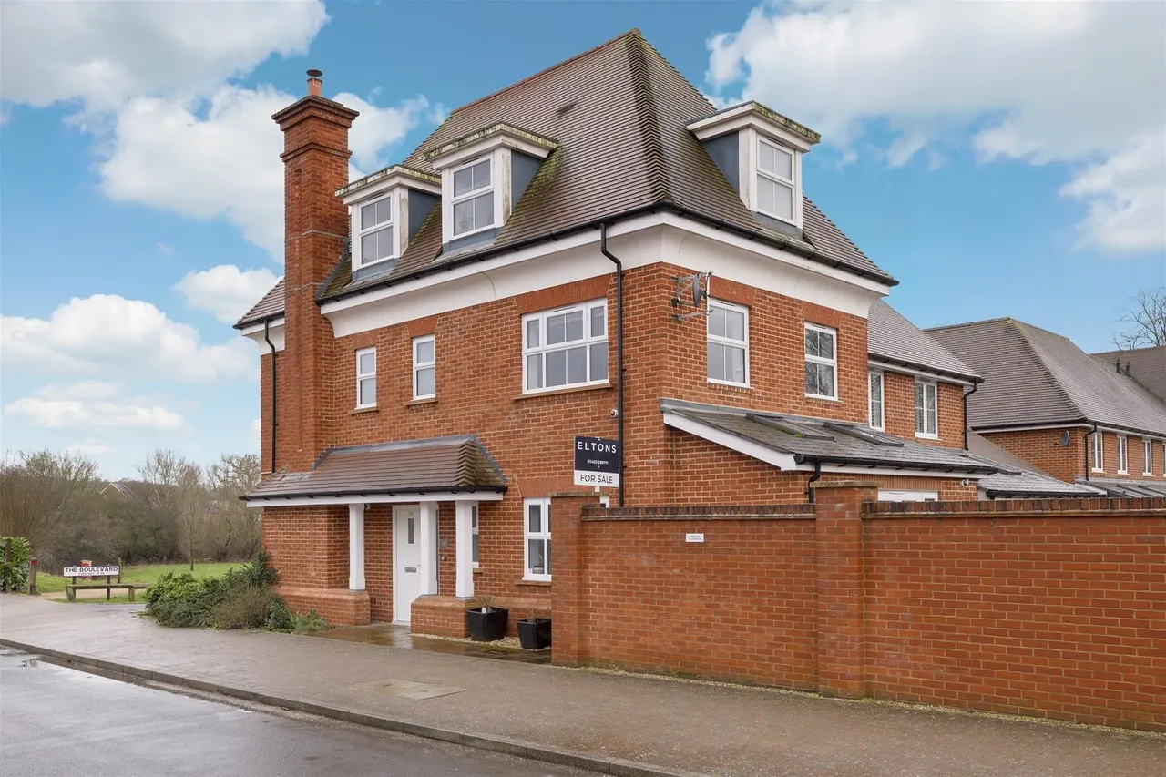 The Boulevard, Horsham, West Sussex RH12 1EP, photo 3
