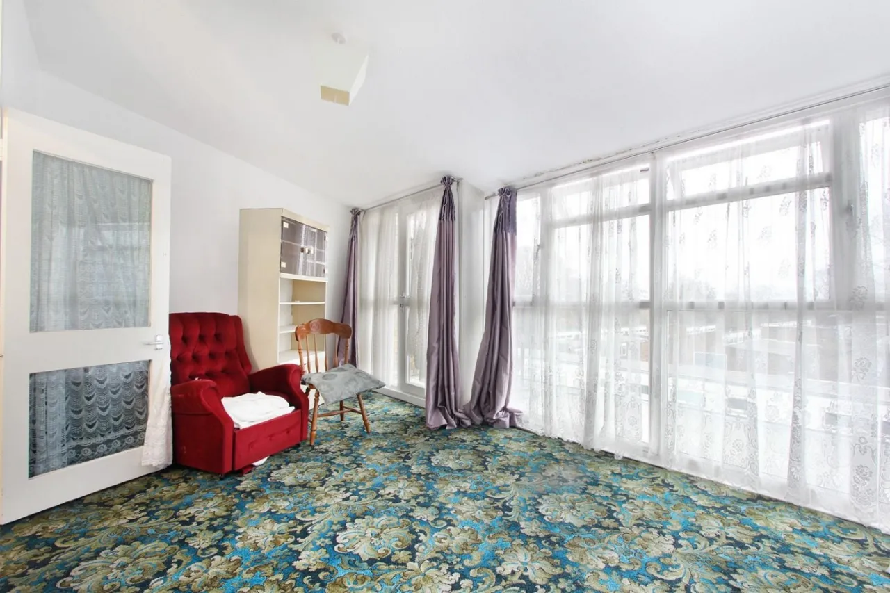 3 bed flat for sale — Hardel Walk, London