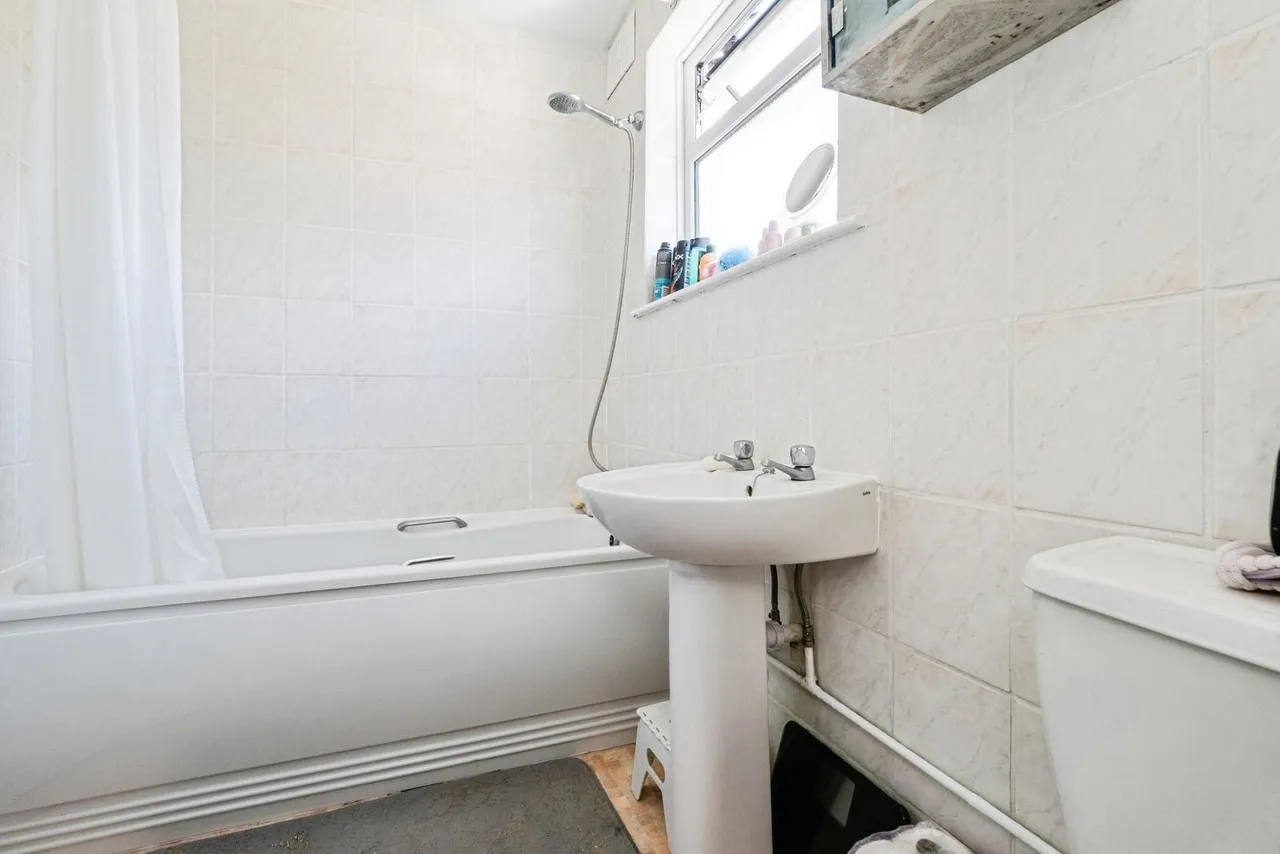 Winstead Gardens, Dagenham, Essex, RM10, photo 17