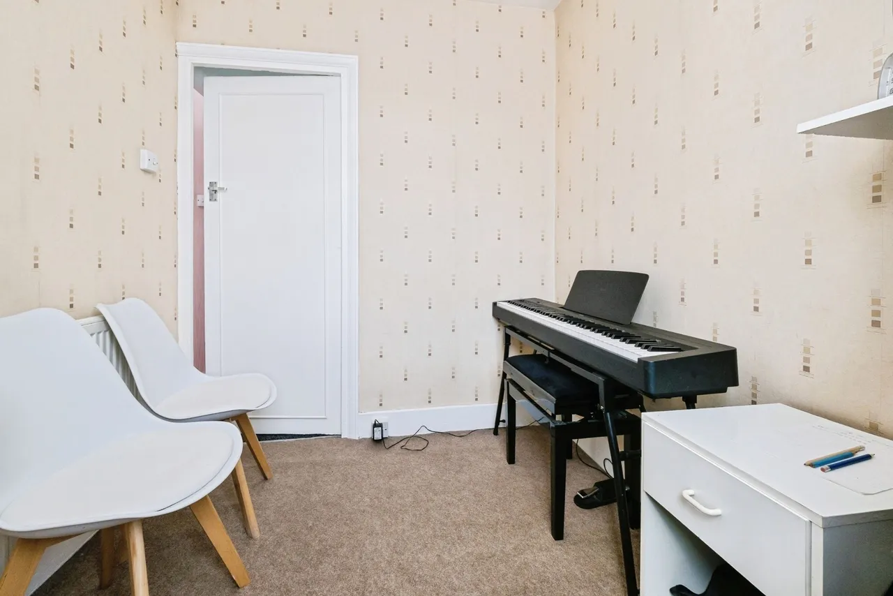 Winstead Gardens, Dagenham, Essex, RM10, photo 8