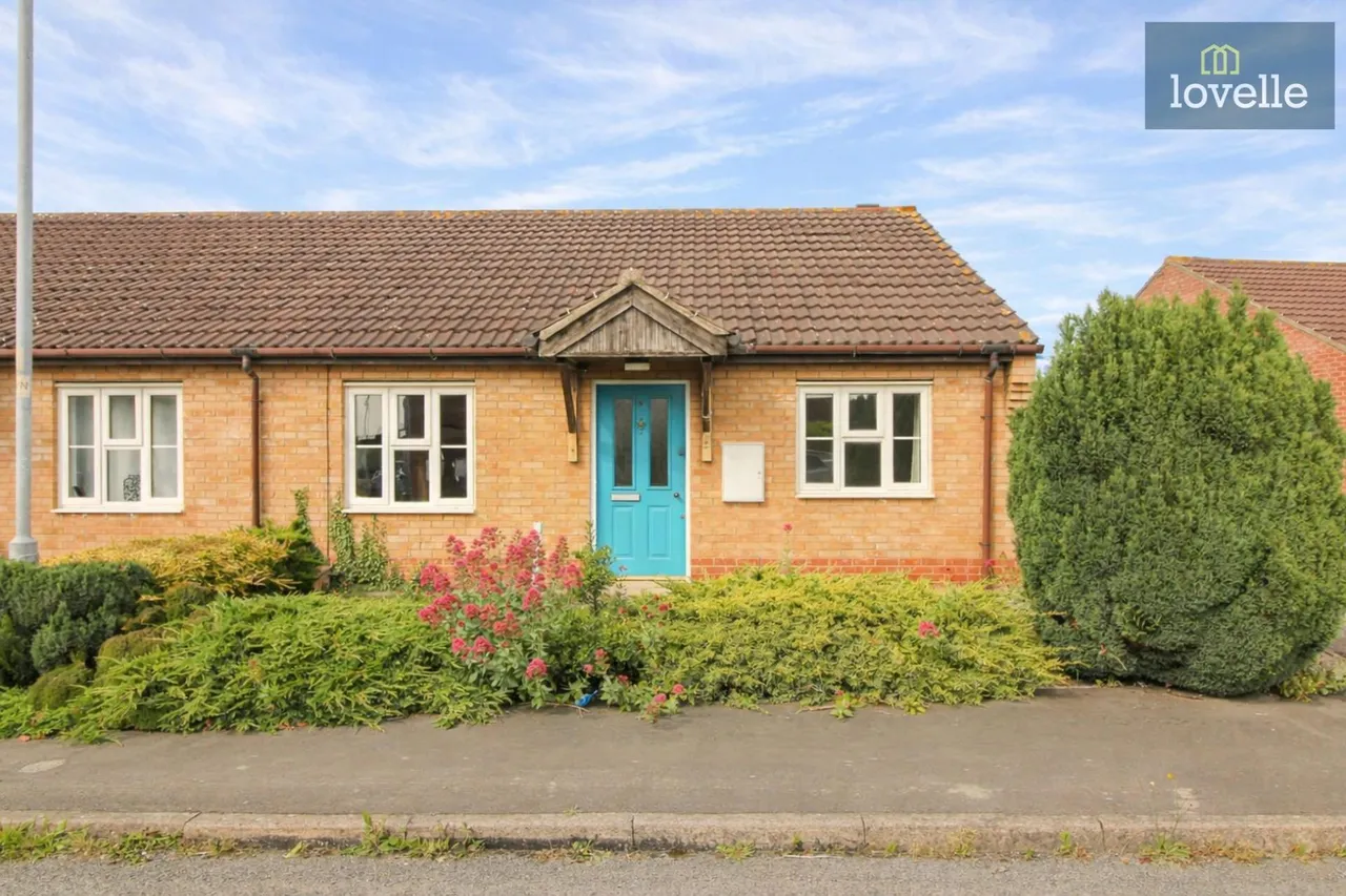 2 bed house for sale, Bishops Close, Louth, LN11