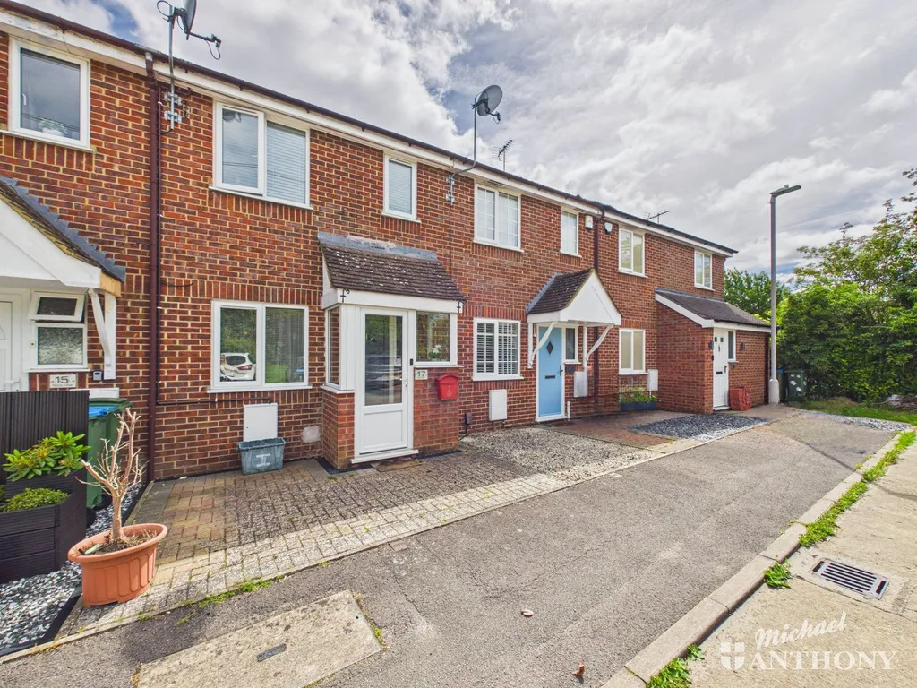 2 bed house for sale — Parrot Close, Aylesbury, HP21 8UU