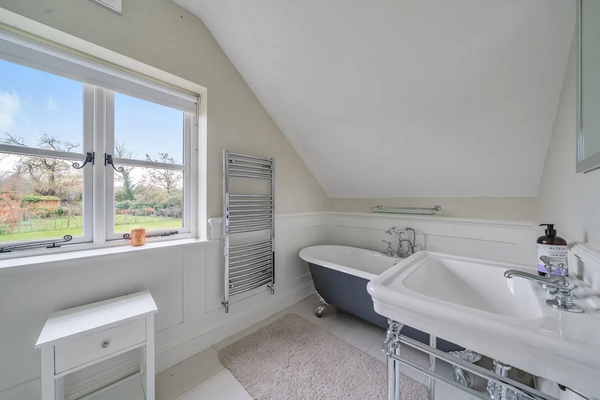 Hawthorn Hill, Warfield, RG42, photo 9