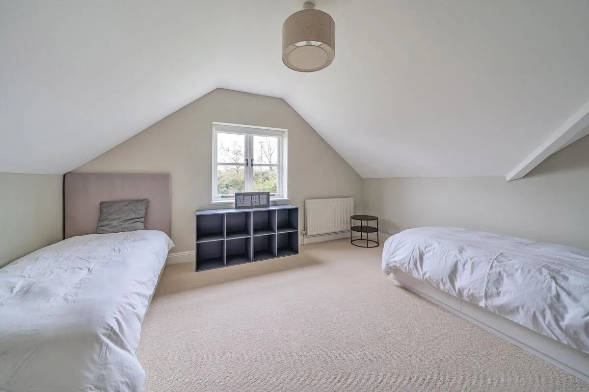Hawthorn Hill, Warfield, RG42, photo 7