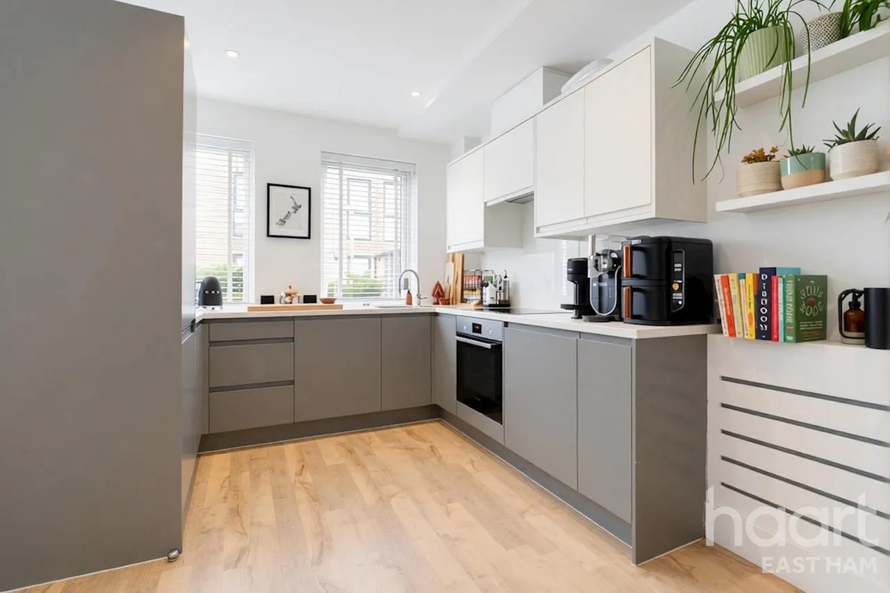 Kempton Mews, London, E6, photo 2