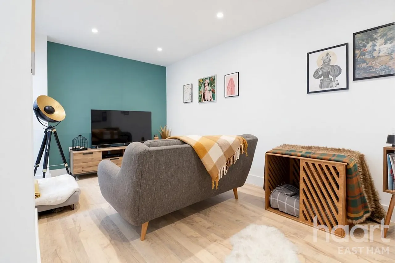 Kempton Mews, London, E6, photo 6