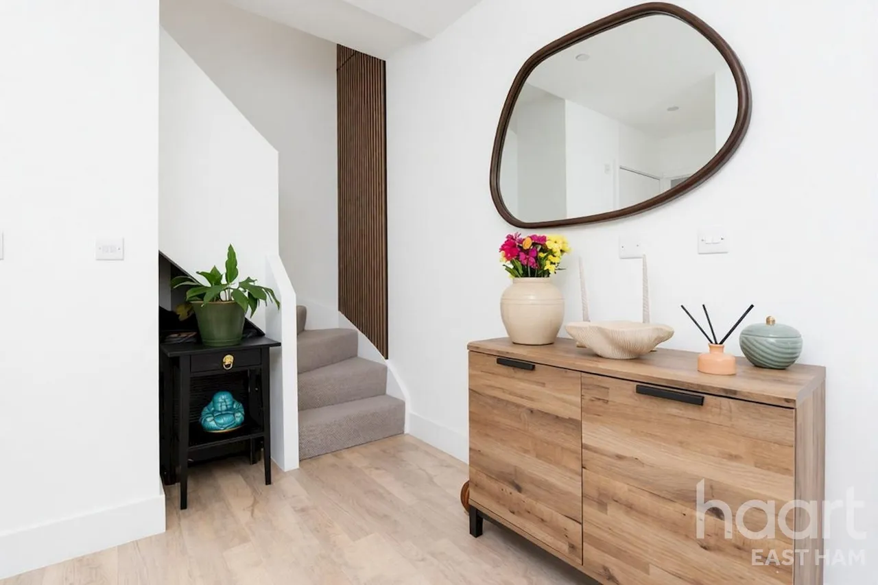 Kempton Mews, London, E6, photo 5