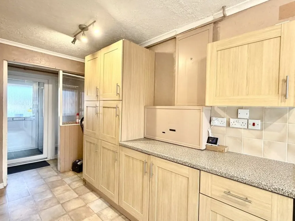 Churchill Close, Calne, photo 5