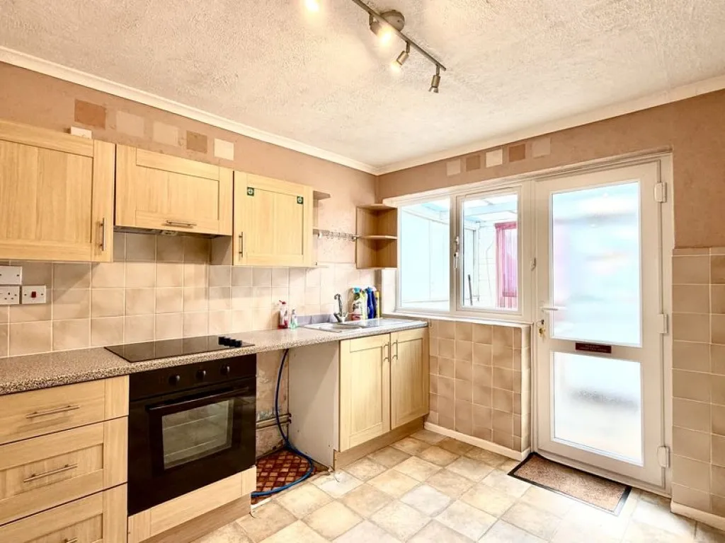 Churchill Close, Calne, photo 4