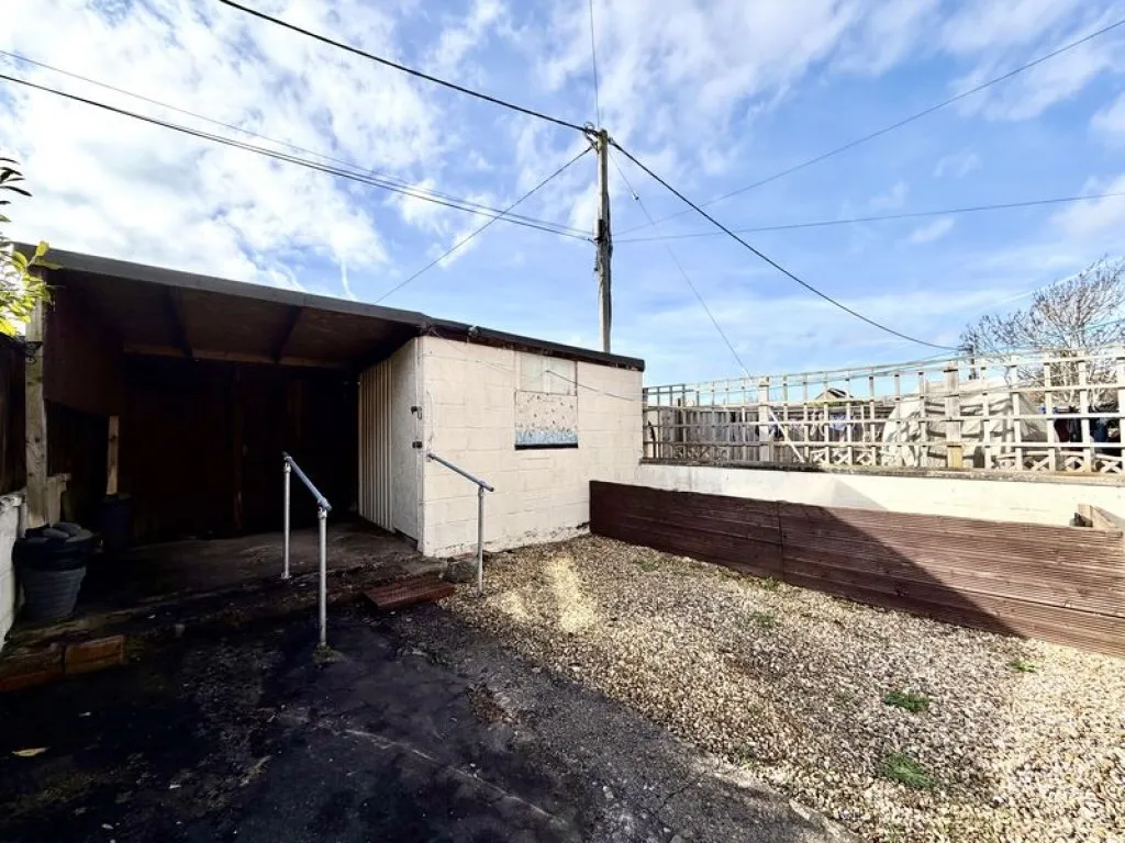 Churchill Close, Calne, photo 13