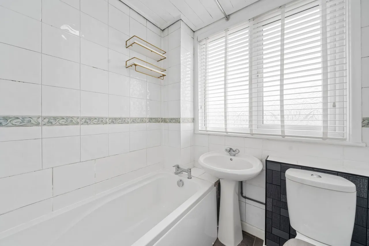 Alpine Drive, Leigh, Leigh, WN7 5HT, photo 11