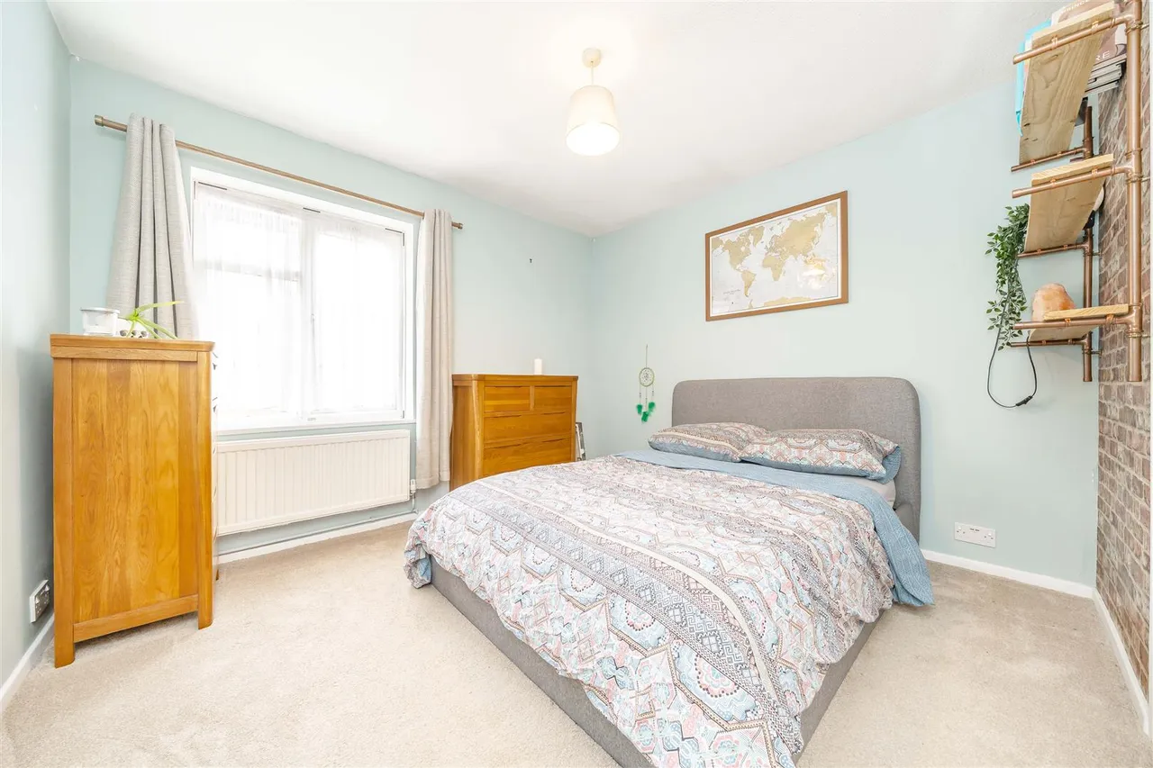 Hetherington Way, Ickenham, UB10 8AT, photo 4