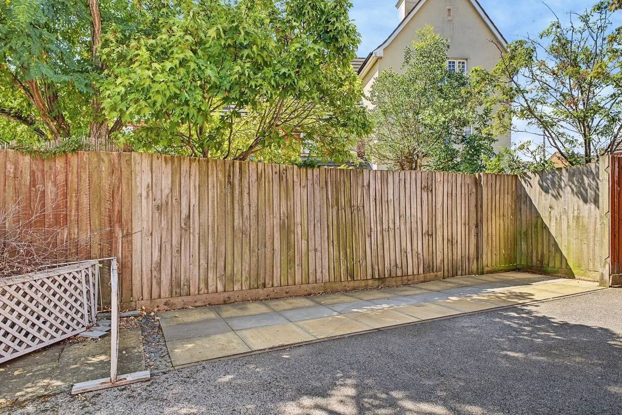 St. Crispin Crescent, Northampton, Northamptonshire, NN5, photo 21