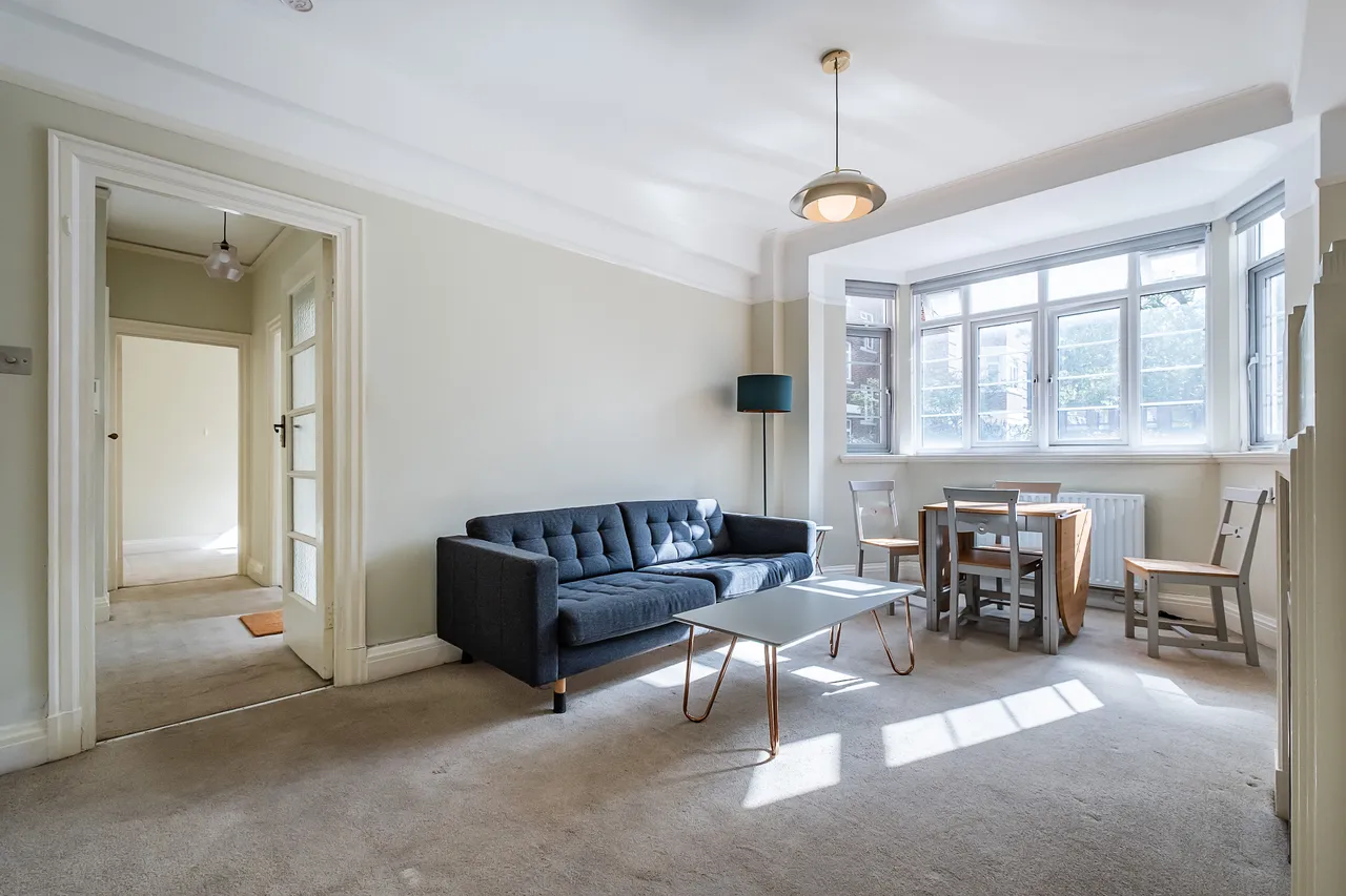 2 bed flat for sale, Pembroke Road, London, W8