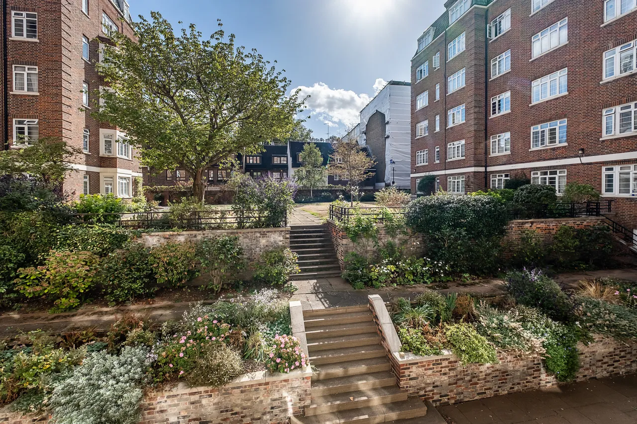 Pembroke Road, London, W8, photo 2