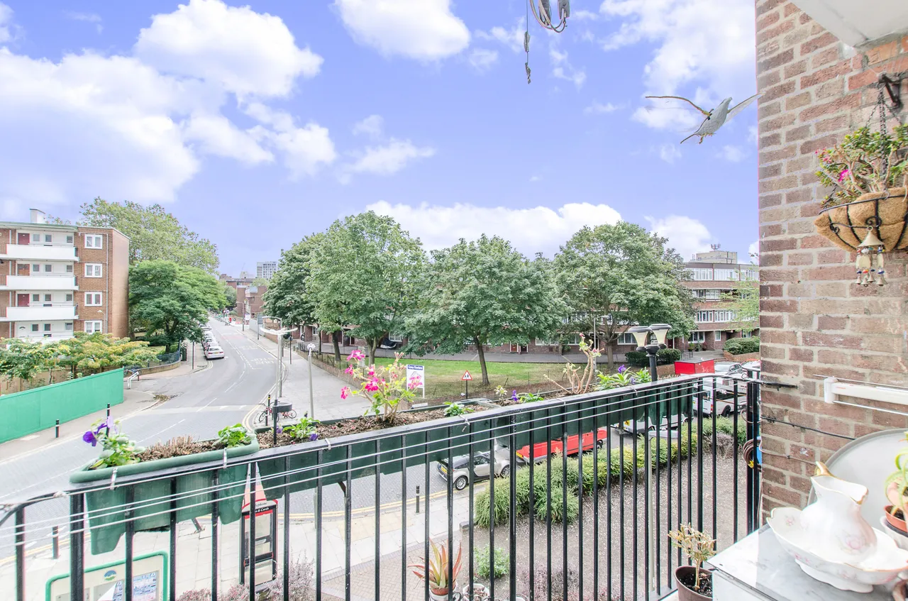 9 Martley House, Patmore Estate, London, photo 4