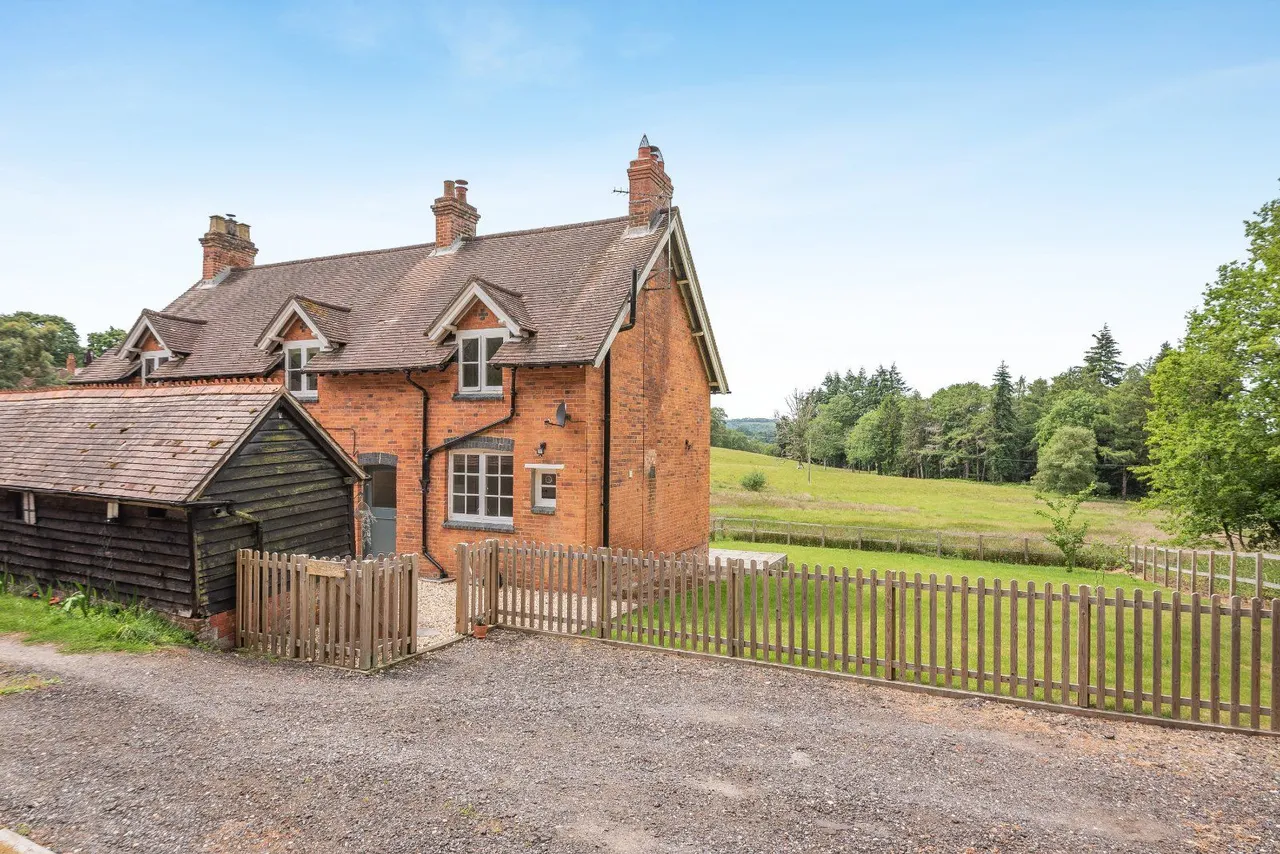 3 bed property to rent — Highclere Park, Highclere, Newbury, Berkshire, RG20 9RJ