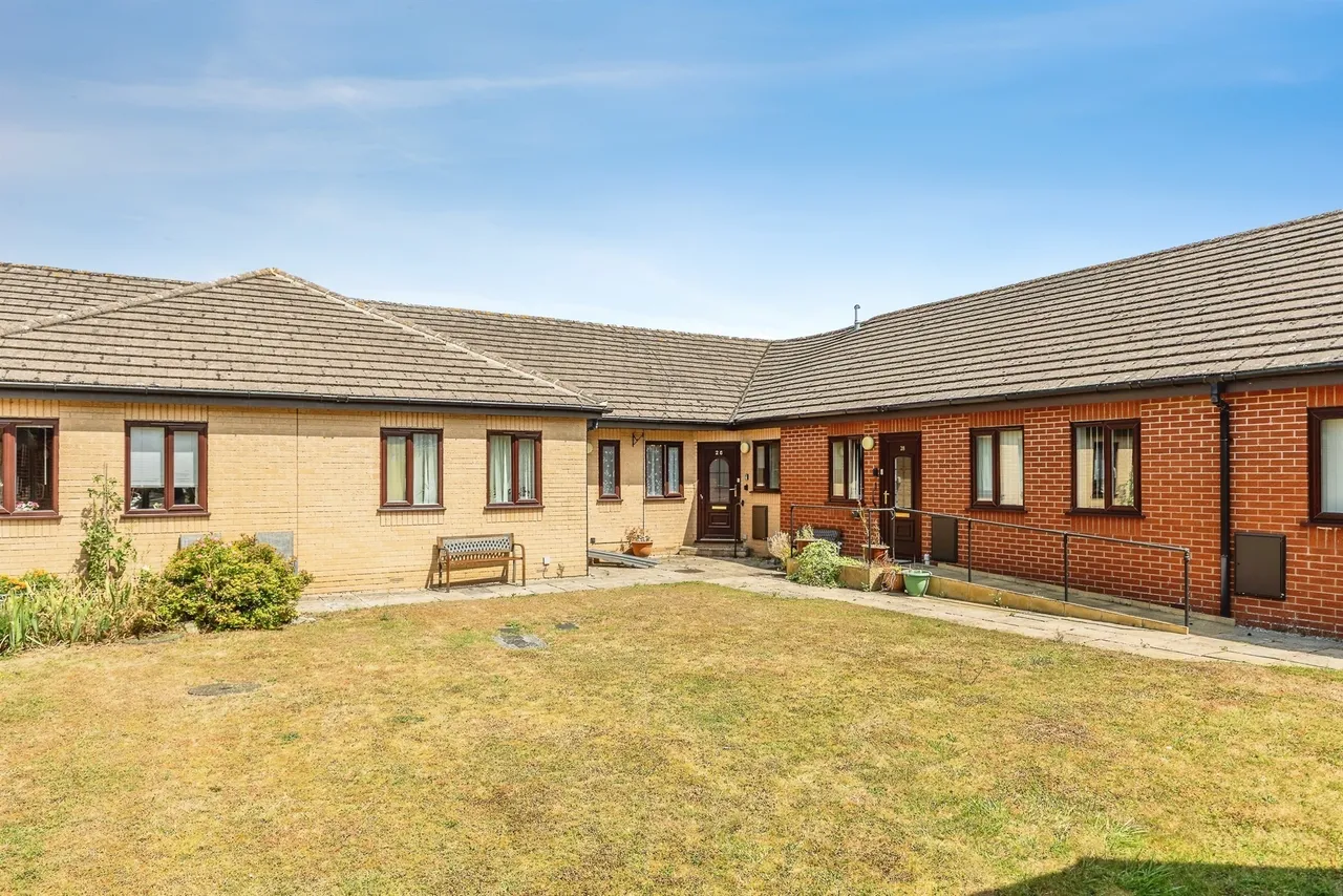 Avondale Court, Longwell Green, BRISTOL, photo 2