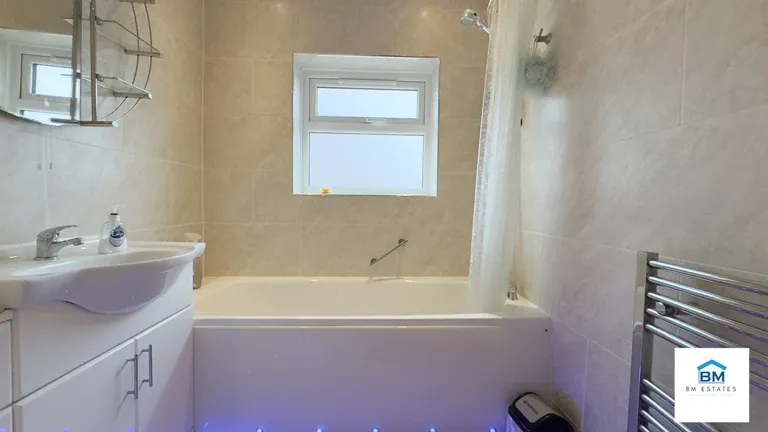 Sidmouth Avenue, Leicester, LE5 4WB, photo 10