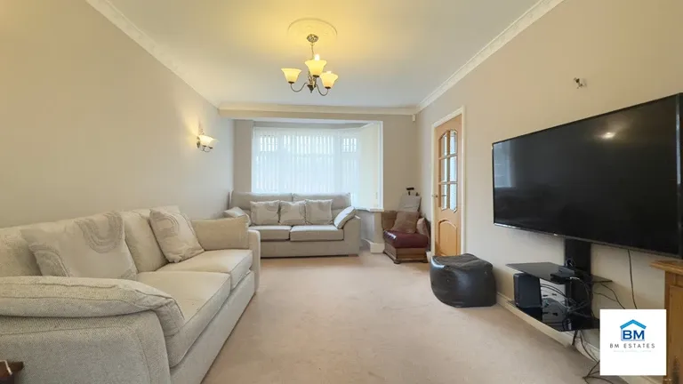 Sidmouth Avenue, Leicester, LE5 4WB, photo 2