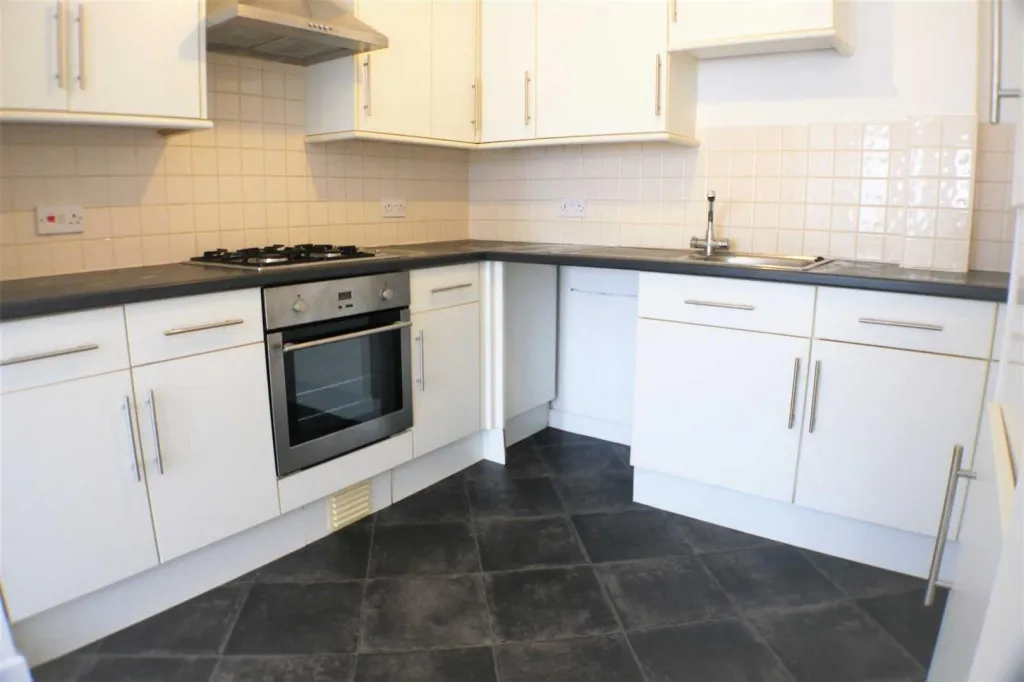 Westcourt Road, Worthing, BN14, photo 2