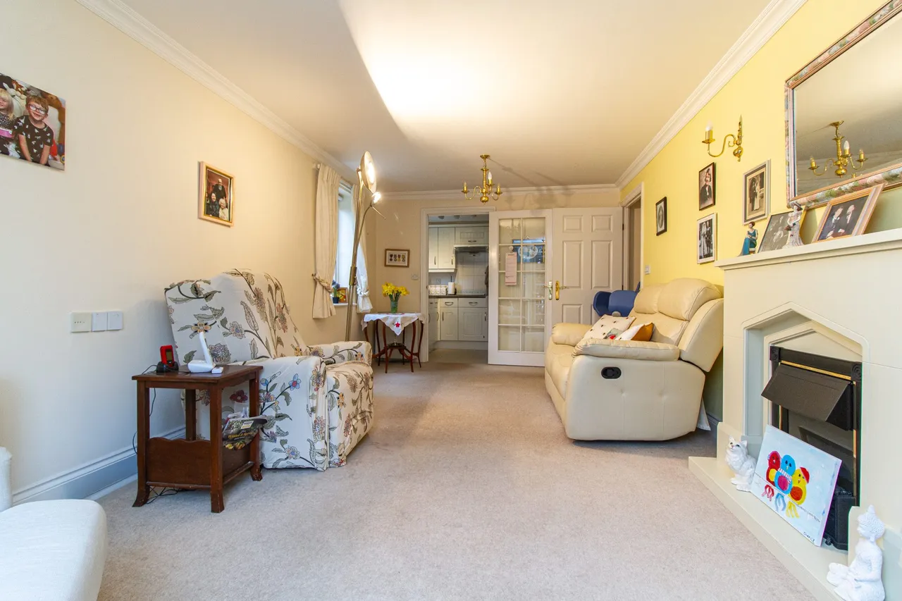 Cadogan Court Branksomewood Road, Fleet, GU51 4JT, photo 5
