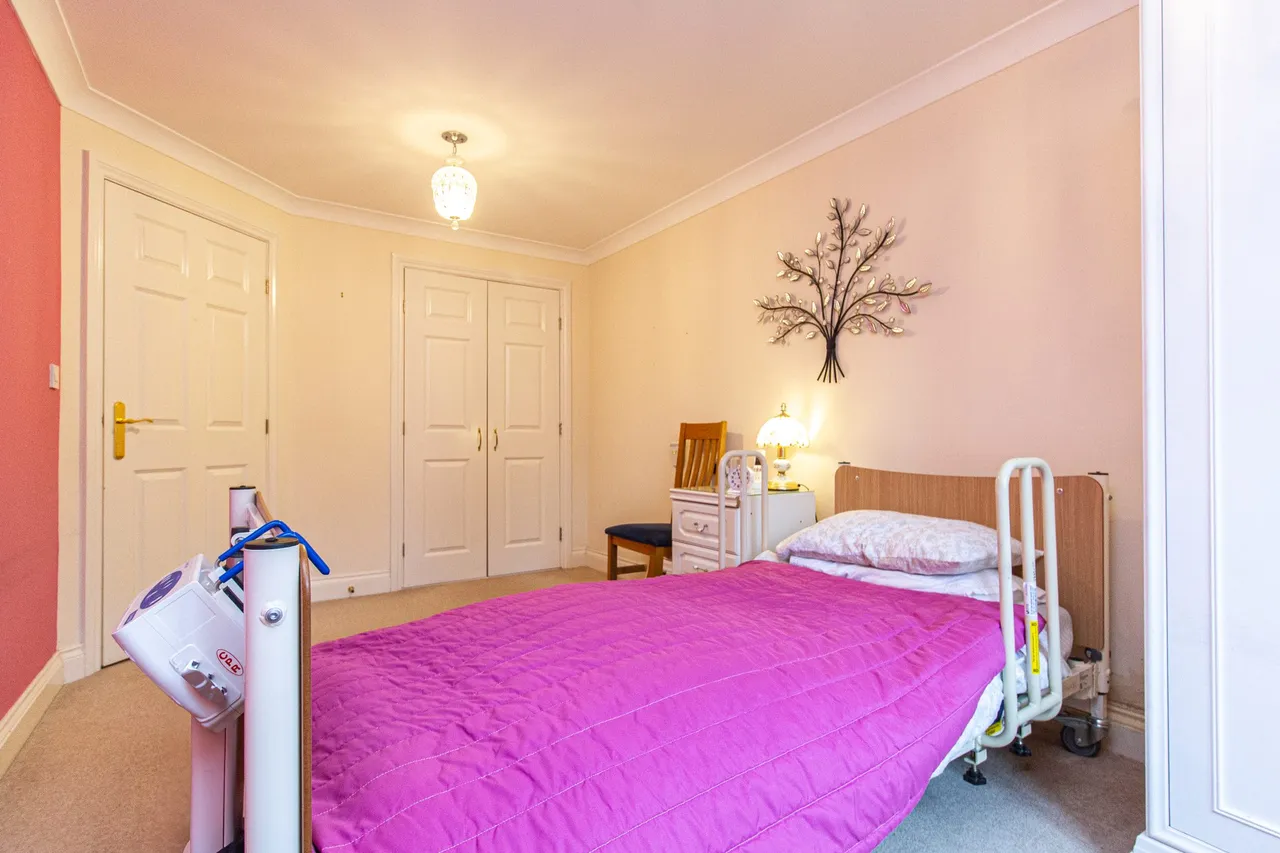 Cadogan Court Branksomewood Road, Fleet, GU51 4JT, photo 7