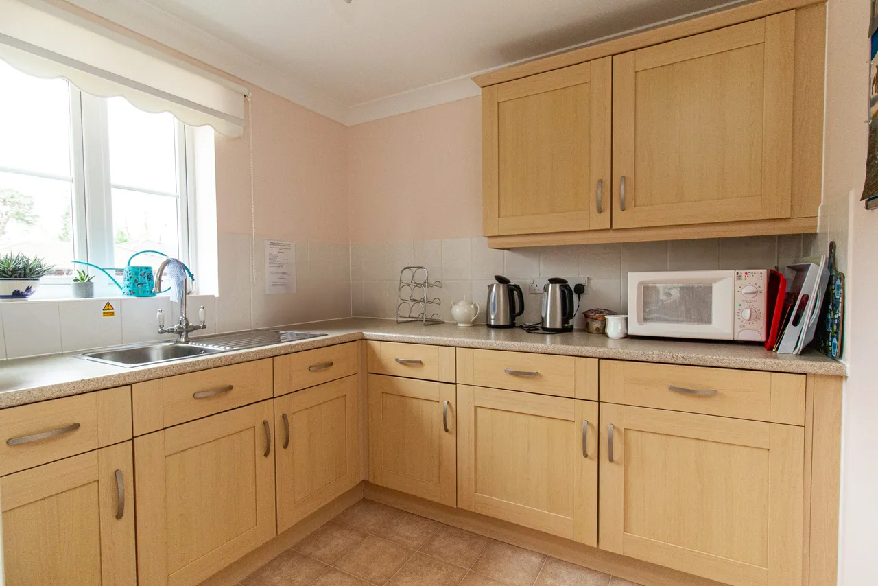Cadogan Court Branksomewood Road, Fleet, GU51 4JT, photo 10