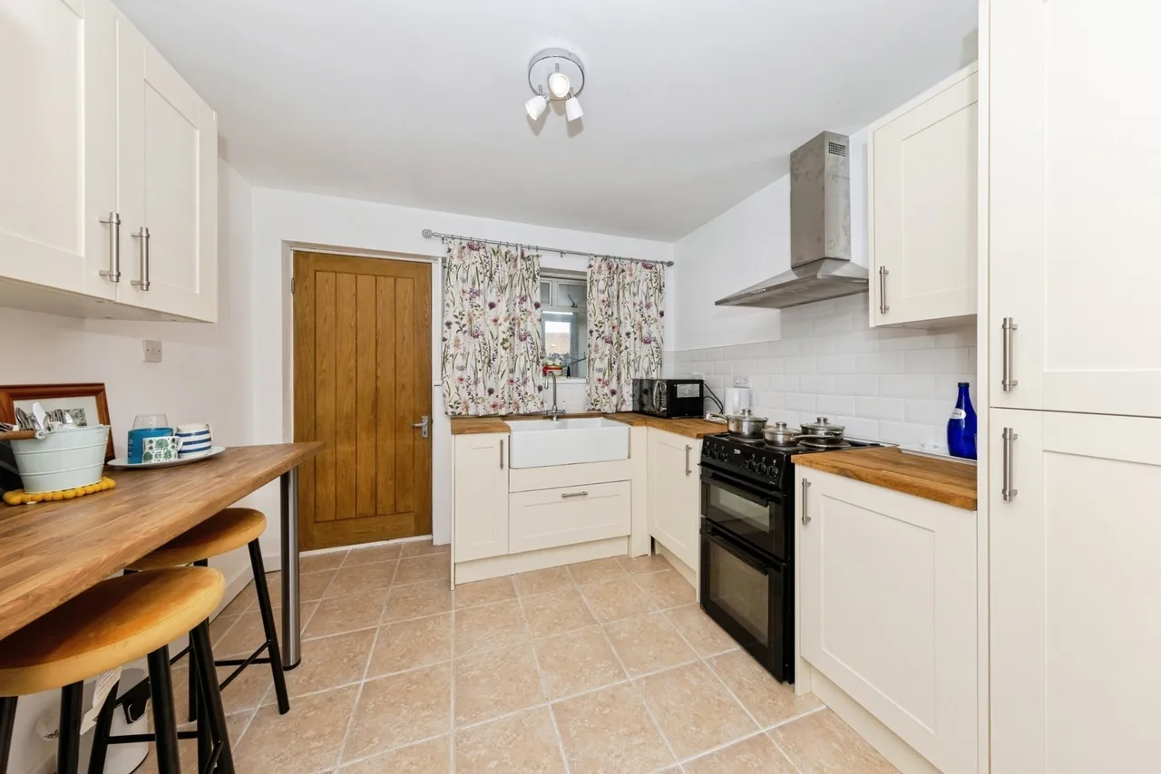 Heol Tregwyr, Llansaint, SA17, photo 2