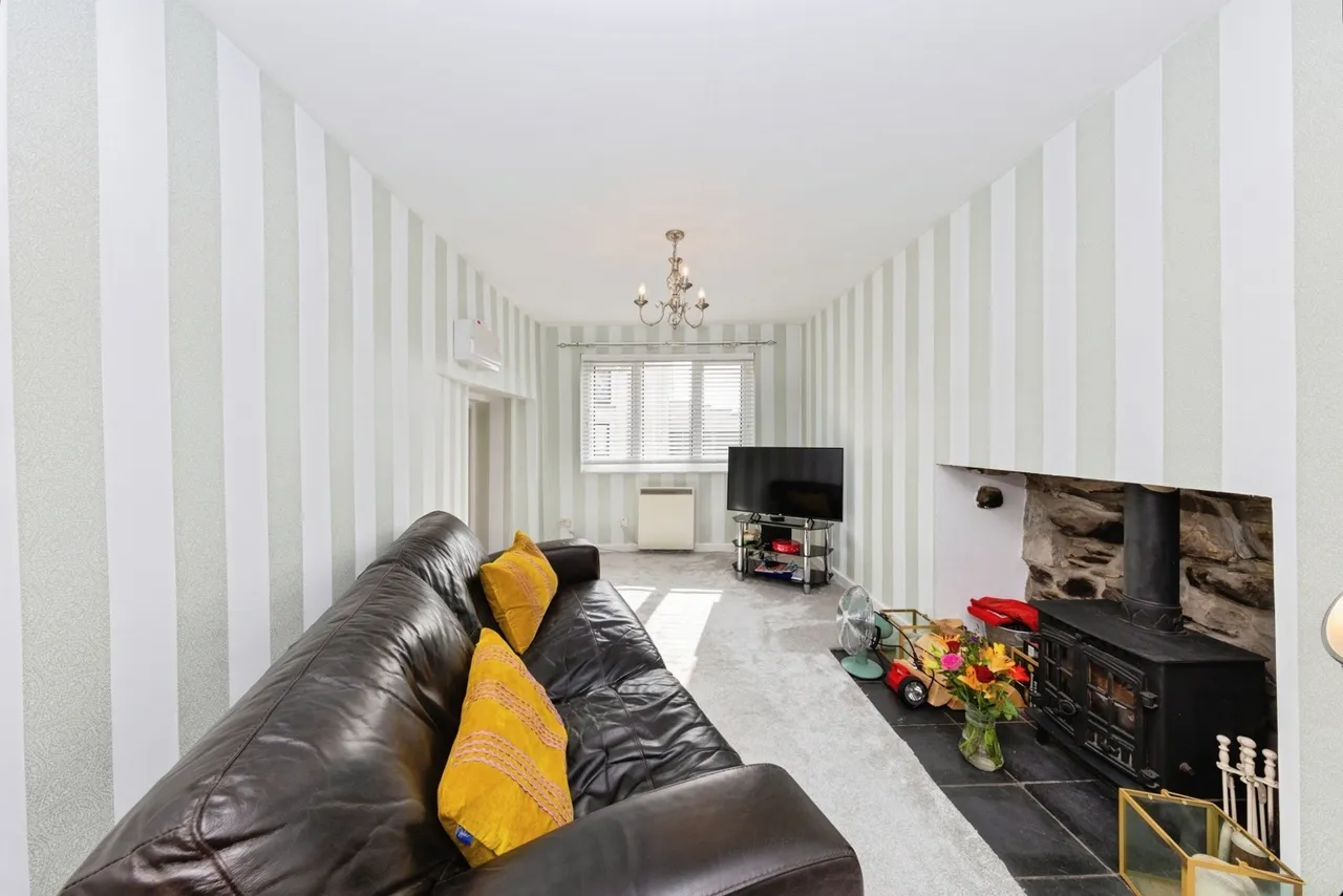 Heol Tregwyr, Llansaint, SA17, photo 5