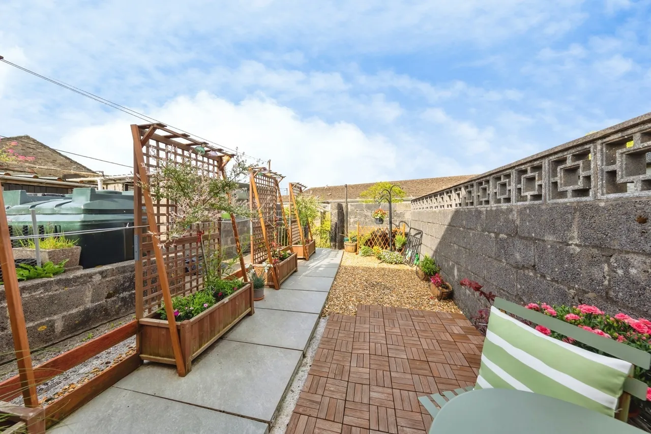 Heol Tregwyr, Llansaint, SA17, photo 3