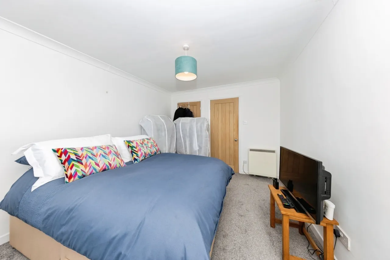 Heol Tregwyr, Llansaint, SA17, photo 12