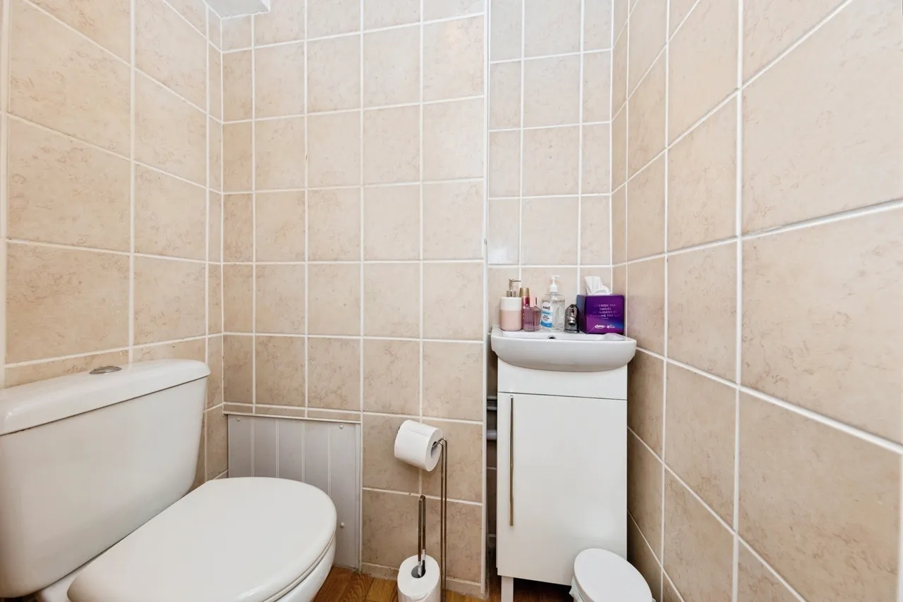 Heol Tregwyr, Llansaint, SA17, photo 16