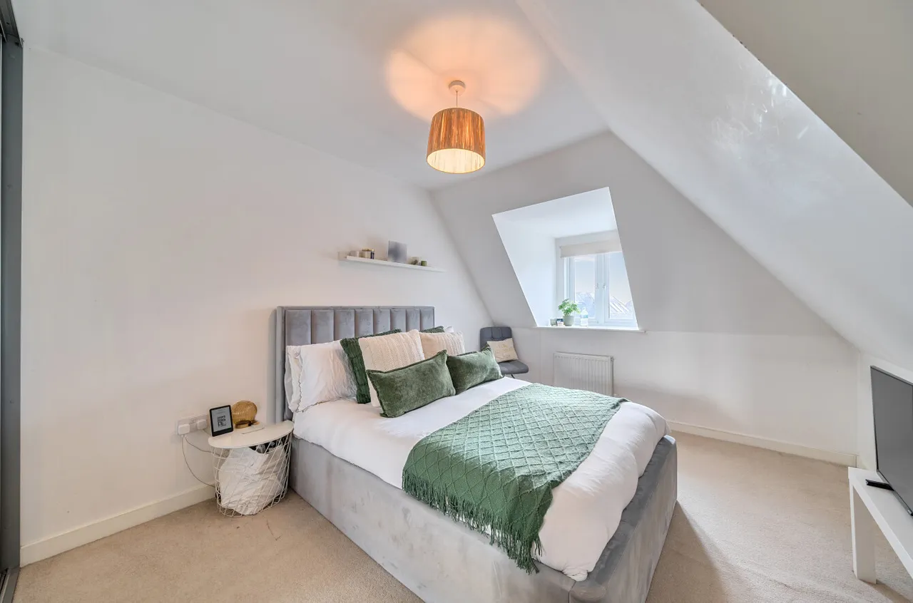 Greenwood Place, Hersham, KT12, photo 6