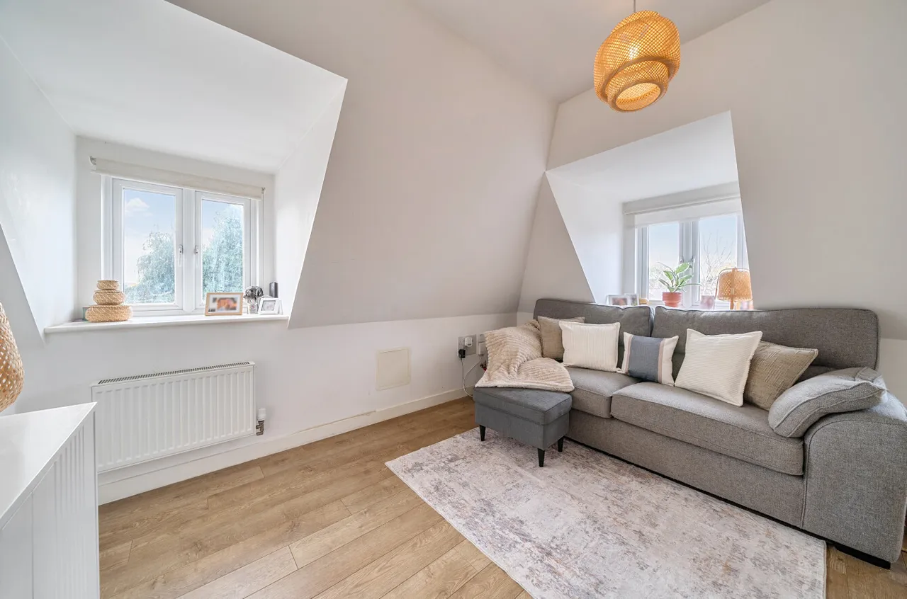 Greenwood Place, Hersham, KT12, photo 14