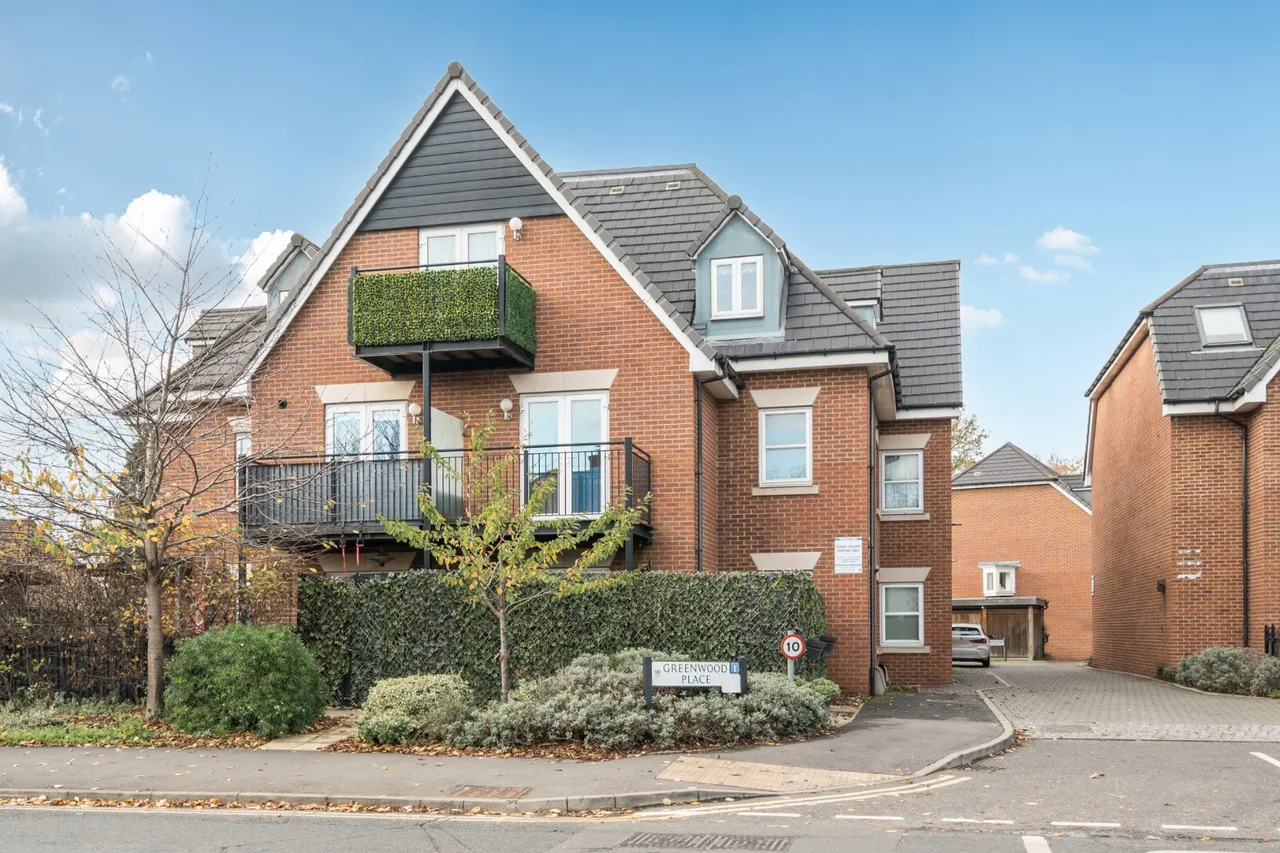 Greenwood Place, Hersham, KT12, photo 17
