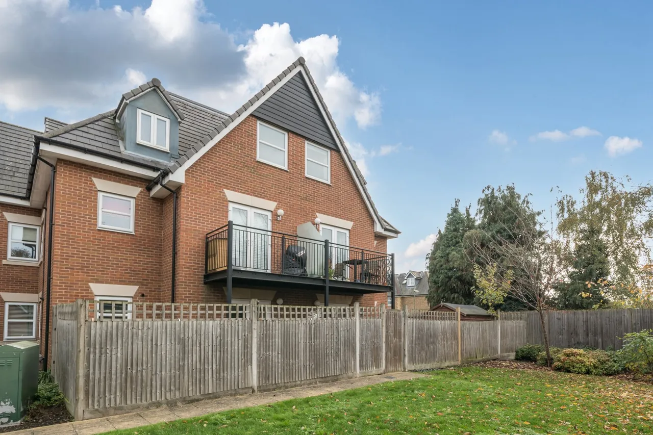 Greenwood Place, Hersham, KT12, photo 16