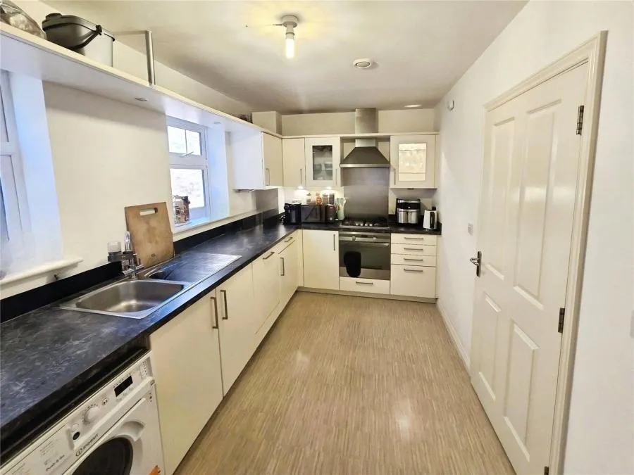 Sandhills Lane, Virginia Water, GU25, photo 5
