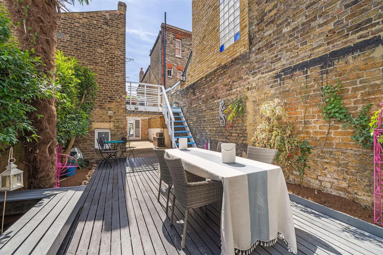 St. Julians Farm Road, West Norwood, photo 2